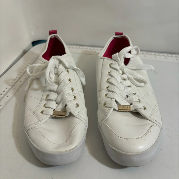 Guess women’s white lace‎ up running tennis shoes in size  10 - Picture 2 of 12